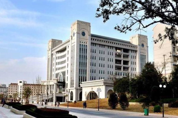 安(an)徽農業大(da)學(xué)配(pei)電(dian)房設(shè)備(bei)試驗(yàn)維(wei)保項(xiang)目(mu)